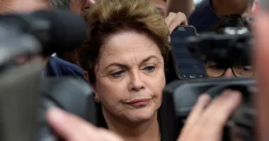 Ustra, cusparada, gângster e Tiririca: relembre 10 marcos da sessão do impeachment de Dilma