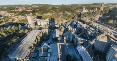 Votorantim começa o ano com quase R$ 20 bilhões no caixa. Onde o grupo vai investir esse dinheiro?