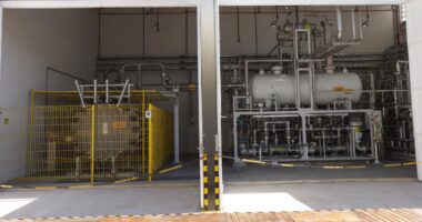 White Martins inaugura primeira fábrica de hidrogênio verde em escala industrial do Brasil