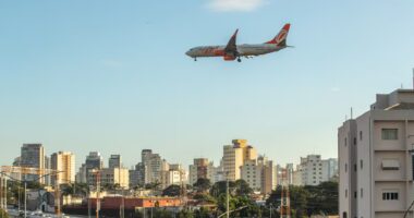Alta do querosene de aviação tem ‘impactos gravíssimos’, diz associação das empresas aéreas