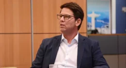 Áudio mostra Mario Frias agradecendo a Vorcaro por apoio a filme, diz site