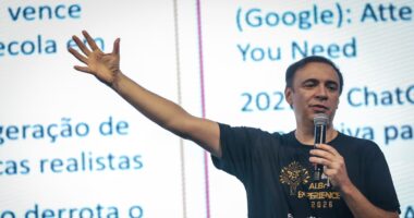 Avanços alcançados em cada onda tecnológica formam a genealogia da IA, diz pesquisador no SPIW