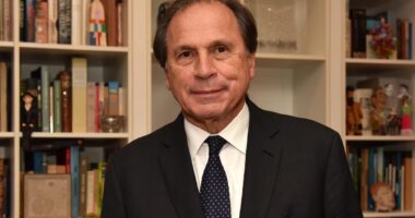 CSN recebeu mais propostas do esperado para venda do negócio de cimentos, diz Steinbruch