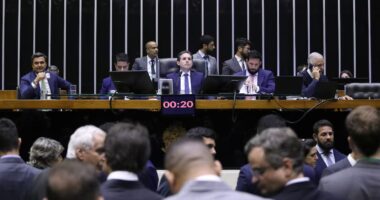 Câmara inicia semana de ‘esforço concentrado’ com foco em votar PEC que acaba com escala 6x1