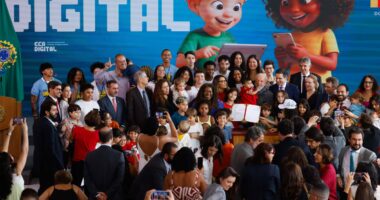Crianças na rede: ECA digital desafia equilibrar natureza da web e objetivo de proteger as crianças