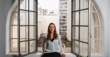 De escritório abandonado a moradias: retrofit transforma prédio histórico em habitação para aluguel