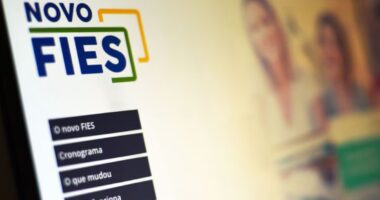 Desenrola Fies começa nesta quarta-feira com descontos de até 99% sobre dívidas de estudantes