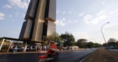 Economistas destacam alívio imediato do Desenrola 2, mas alertam para fôlego curto de medidas