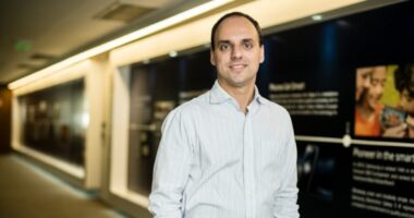 Escassez de memória pressiona preços, amplia ciclo de vida de celulares e faz consumidor adiar troca