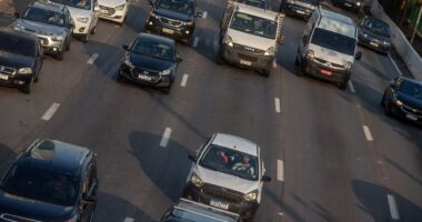 Frota caminha para transformação, e elétricos e híbridos devem saltar de 1,4% para 24% em 4 anos