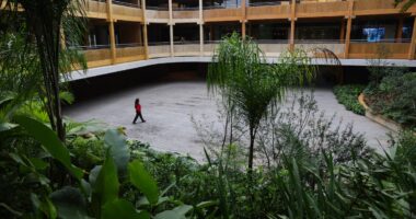 Idea!Zarvos transforma casa de João Paulo Diniz, no Jardim Europa, em prédio corporativo de luxo