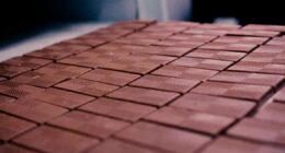 Lula sanciona lei que estabelece porcentual mínimo de cacau em chocolates; veja como fica