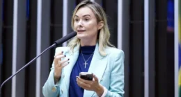 Oposição critica PEC do fim da escala 6x1 durante votação na Comissão