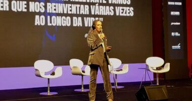 ‘Em vez de profissional do futuro, temos de pensar no ser humano do futuro’, diz Michelle Schneider