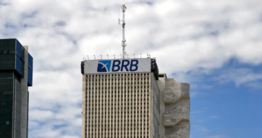 Agência rebaixa avaliação do BRB mais uma vez e cita problemas com Master na justificativa