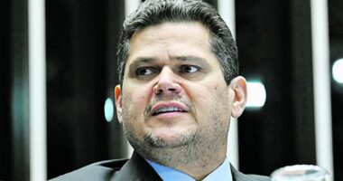 Alcolumbre adia votação de PEC dos agentes de saúde, vista como ‘pauta-bomba’ pela Fazenda