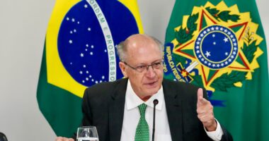Aumento da mistura de etanol na gasolina de 30% para 32% será aprovado quarta-feira, 24, diz Alckmin