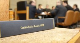 BC deve continuar cortes da Selic, mas cita estímulos do governo como fator de risco