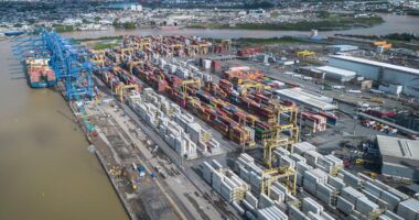 Balança comercial brasileira registra superávit de US$ 7,8 bi em maio; vendas aos EUA caem 14%