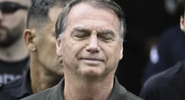 Bolsonaro apresenta soluços 'acima da média', mostra relatório médico
