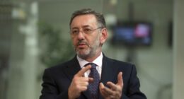 Cota para carros elétricos foi renovada porque montadoras ainda estão se instalando, diz ministro