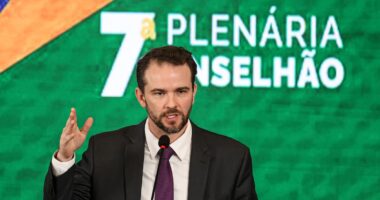 Durigan diz que bets trazem ‘prejuízo às famílias’ e promete mais rigor do governo Lula com apostas