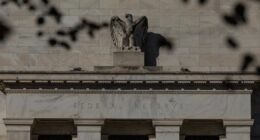 EUA: Fed deve manter juros com alta da inflação e emprego estável