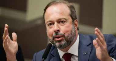 Governo abre caminho para contratar energia de baterias após críticas a megaleilão de térmicas