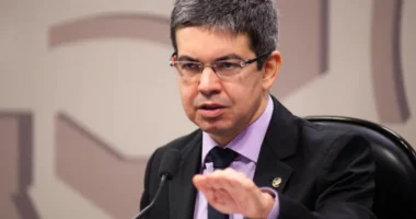 Justiça Eleitoral manda Randolfe suspender evento de pré-campanha no Amapá