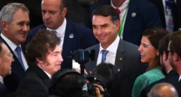 Milei recebe Flávio e declara apoio à candidatura no Brasil