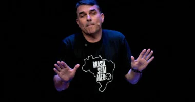 'Neymar é craque', diz Flávio Bolsonaro em resposta a comentário de Lula