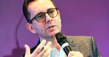 Paulo Serra (PSDB) desiste de disputar governo de SP e discute apoio a Tarcísio