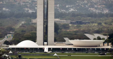 Pautas-bomba: ‘Brasília não pode brincar de ser Papai Noel com o cartão de crédito do contribuinte’