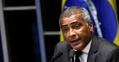 Romário mantém mandato no Senado enquanto está nos EUA comentando Copa do Mundo