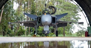 Saab deve ampliar capacidade de produção de caças no Brasil caso venda para Ucrânia se concretize