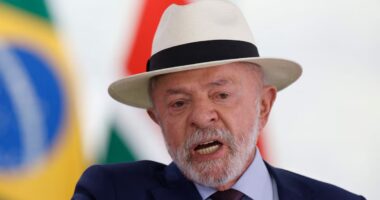 TCU aprova contas de Lula em 2025, mas faz ressalvas sobre Correios e despesas fora do Orçamento