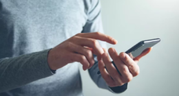 Uso de celular como maquininha dispara e transações crescem 1.189% em dois anos