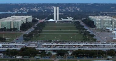 Vai dar trilhão! Bilhão, hoje, virou troco, e a herança que vai ficar nas contas públicas será grave