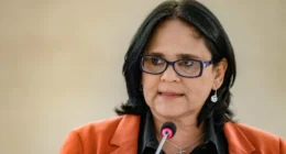 Valdemar e Damares tentam apaziguar relação entre Michelle e Flávio Bolsonaro