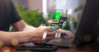 Volume de transações suspeitas no comércio digital salta 30% em maio, aponta pesquisa
