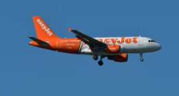 Apollo supera Castlelake e acerta compra da EasyJet por US$ 7,7 bilhões