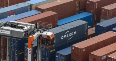 Déficit comercial dos EUA aumenta em maio devido a importações recordes
