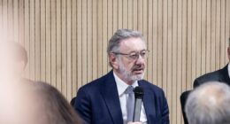 EUA pediram ao Brasil abertura do setor químico e isenção para bens industriais, diz ministro