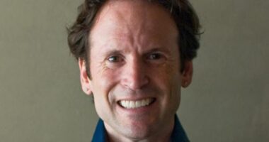 Fazer o trabalho mais rápido com IA não será uma vantagem, diz autor Aaron Ross