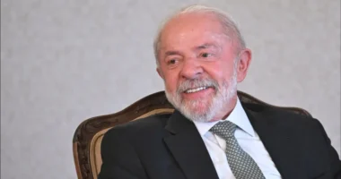 Lula amplia vantagem sobre Flávio Bolsonaro, aponta Atlas/Bloomberg