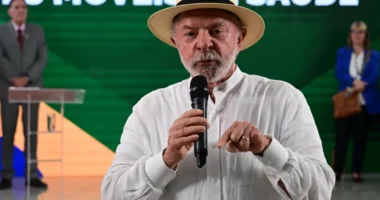 Lula diz não ser 'louco' para brigar com EUA e China, e Alckmin critica Milei