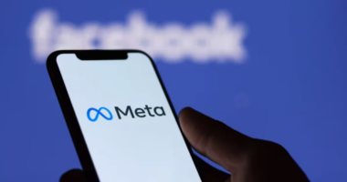 Meta: funcionários processam empresa por usar IA em demissões sem considerar quem estava de licença
