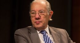No mundo do tarifaço, vale a lei da selva, e o Brasil tem questões a resolver, diz Rubens Barbosa