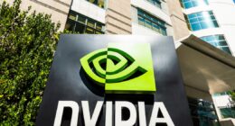 Nvidia deve ser ‘fiadora’ de US$ 250 bi da OpenAI; mercado caiu 5% e tem razão em se preocupar