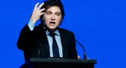 PT aciona PGE para apurar quem bancou ida de Javier Milei a convenção do PL